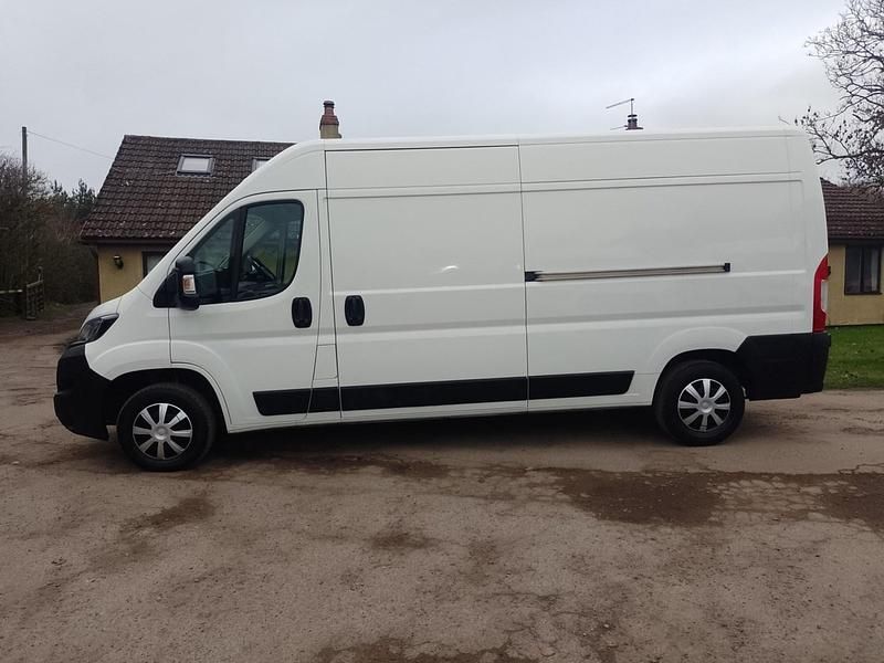 Used Peugeot Boxer 130 HP (95 kW) 2017 White Van