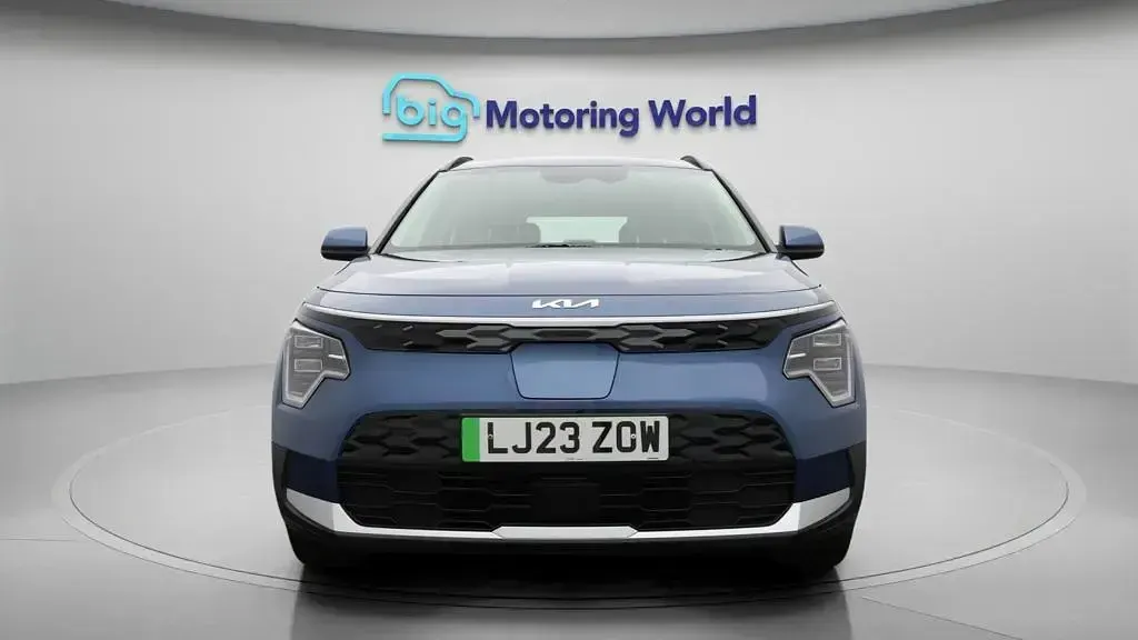 Used Kia e-Niro 147 kW (201 HP) 2023 Blue SUV
