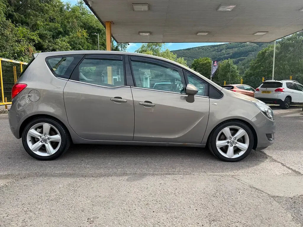 Used Vauxhall Meriva S 2014 Brown MPV