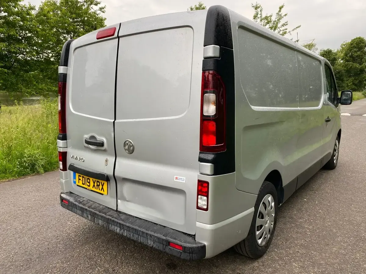 Used Vauxhall Vivaro Sportive 120 HP (88 kW) 2019 Silver MPV