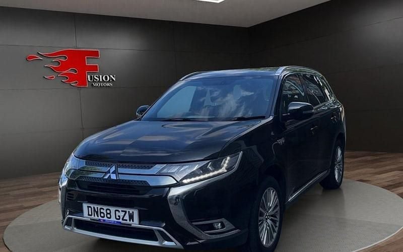 Used 2019 Mitsubishi Outlander P-HEV Estate | £11,500 (Good price) - Image 1/4