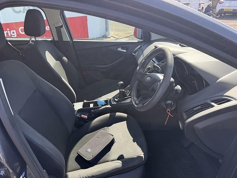 Used Ford Focus Style 105 HP (77 kW) 2015 Grey Hatchback