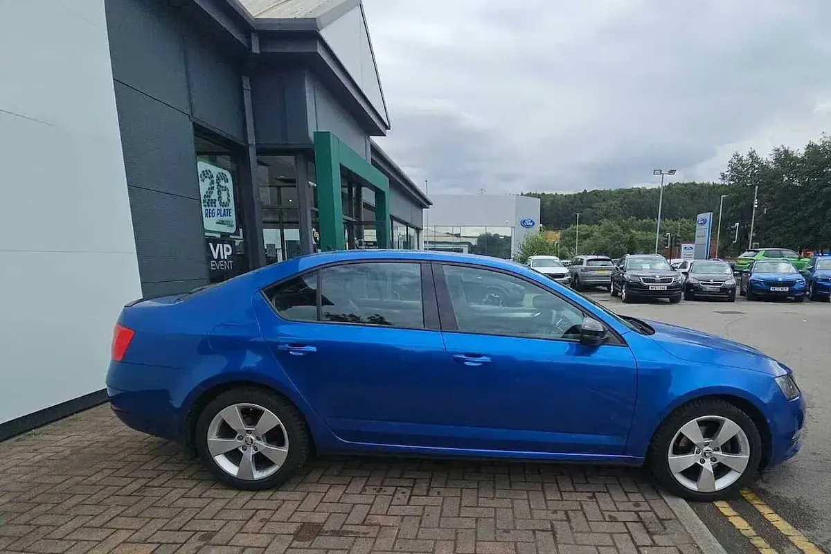 Used Skoda Octavia SE Drive 110 HP (80 kW) 2021 Blue Hatchback