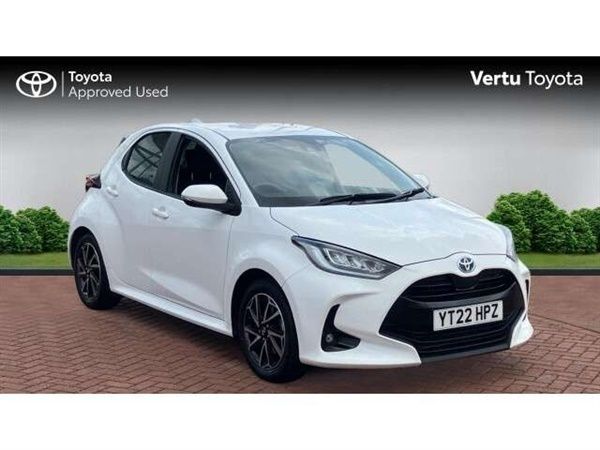 Used 2022 Toyota Yaris Design Hatchback | £14,977 (Good price) - Image 1/4
