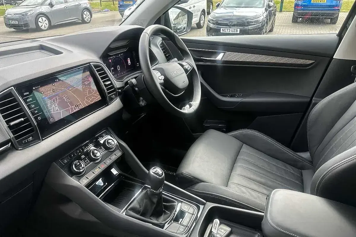 Used Skoda Karoq SE L 113 HP (83 kW) 2025 Black magic pearl effect SUV