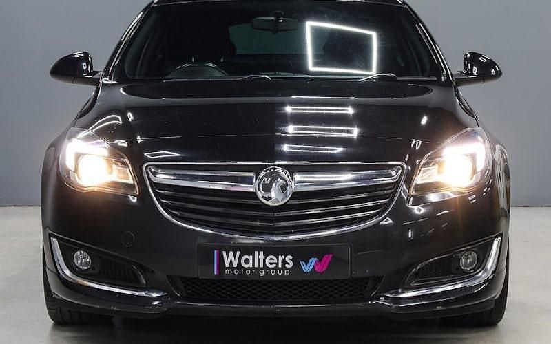Used Vauxhall Insignia SRi 140 HP (102 kW) 2015 Black Hatchback