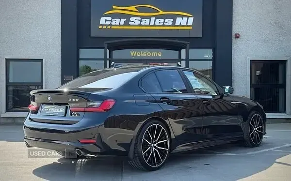 Begagnad BMW 318 M Performance 150 HK (110 kW) 2021 Svart Sedan