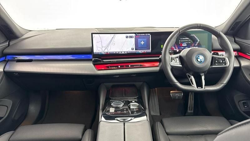 Used BMW 530e M Sport 295 HP (216 kW) 2025 White Estate