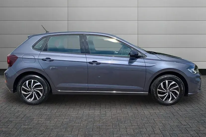 Used VW Polo Life 80 HP (58 kW) 2023 Smokey grey Hatchback