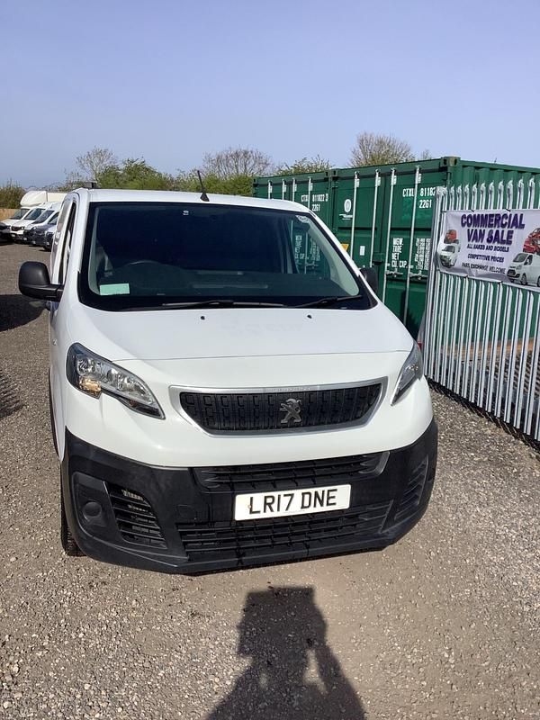 Used Peugeot Expert 120 HP (88 kW) 2017 White Van