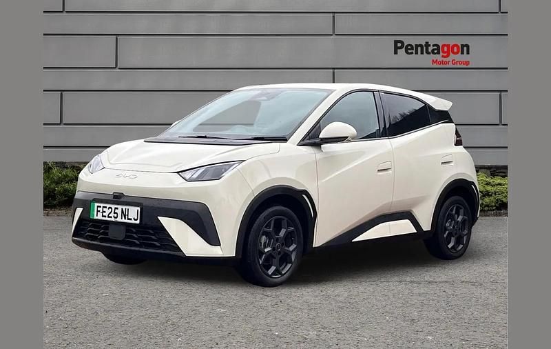 Used BYD Dolphin Surf Comfort 114 kW (156 HP) 2025 White Hatchback