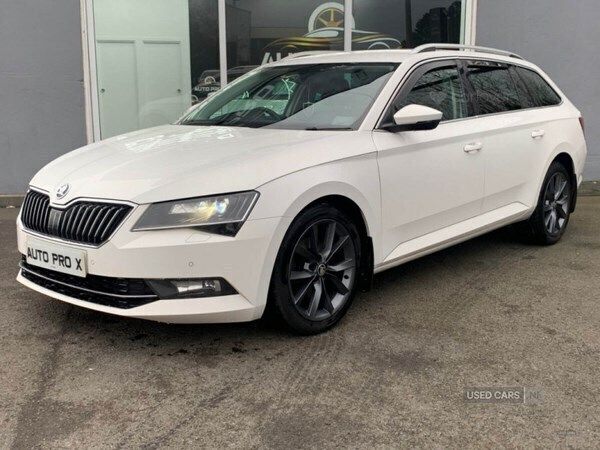 White Used 2016 Skoda Superb SE L Executive Estate | £4,950 - Image 1/4
