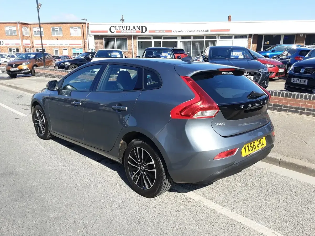 Used Volvo V40 Momentum 2018 Grey Hatchback