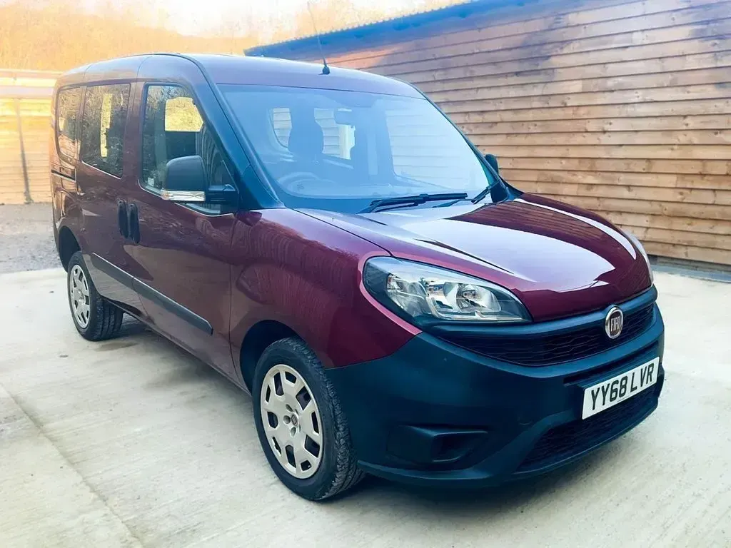 Used Fiat Doblò Pop 95 HP (69 kW) 2019 Red MPV