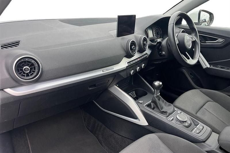 Used Audi Q2 Sport 116 HP (85 kW) 2020 Ibis white SUV