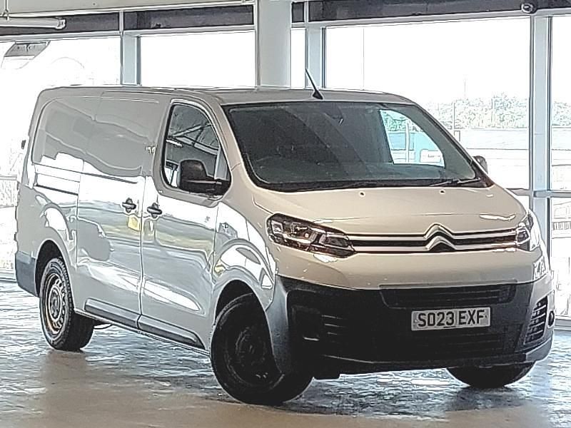 White Used 2023 Citroën Dispatch MPV | £13,498 (Good price) - Image 1/4