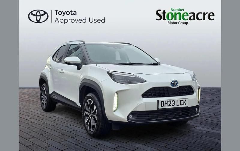 Used Toyota Yaris Cross Design 113 HP (83 kW) 2023 White SUV