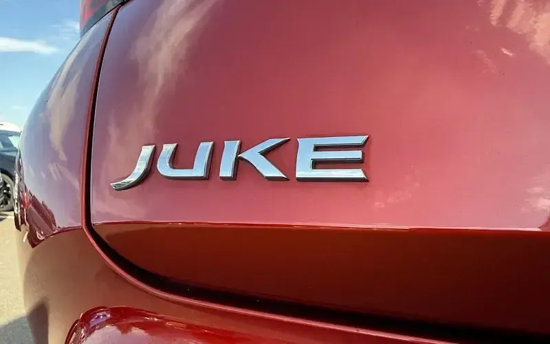 Used Nissan Juke Acenta 114 HP (83 kW) 2023 Red SUV