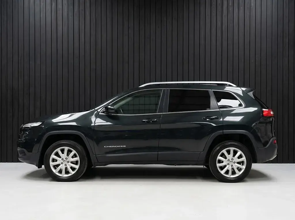 Used Jeep Cherokee Limited 170 HP (125 kW) 2015 Black SUV