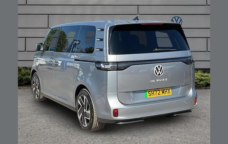 Usado VW ID. Buzz Pro 147 kW (200 CV) 2022 Plateado Monovolumen