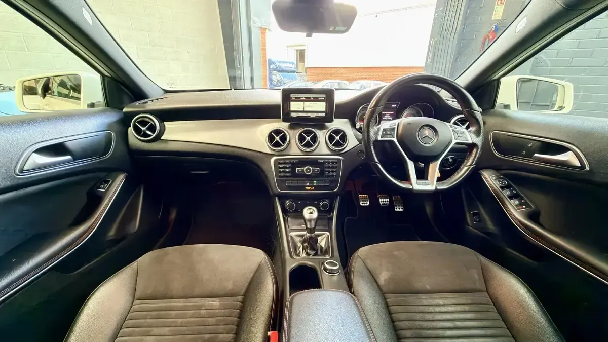 Used Mercedes GLA200 AMG line 136 HP (100 kW) 2015 White SUV