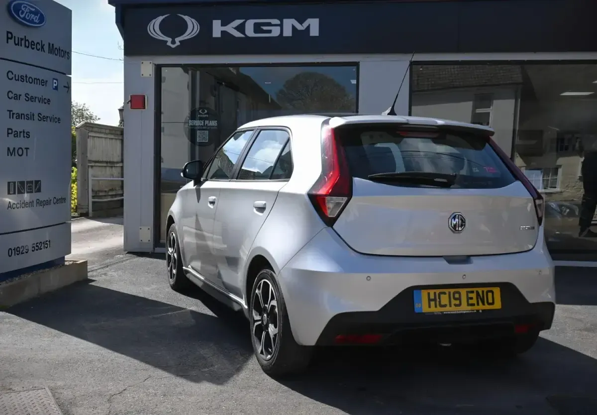 Begagnad MG MG3 Exclusive 106 HK (77 kW) 2019 Silver Halvkombi