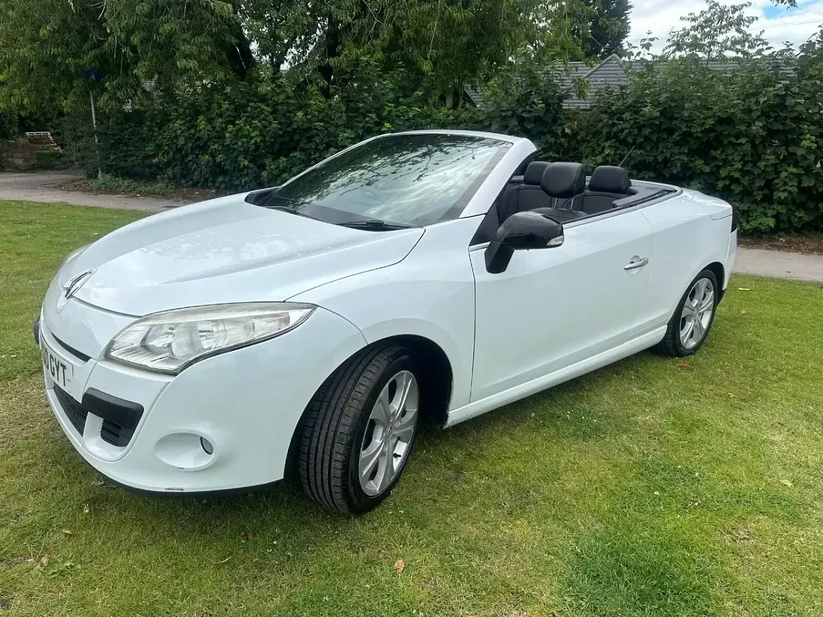Used Renault Mégane Cabriolet Dynamique 2010 White Cabriolet