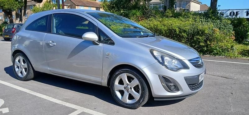 Second-hand Vauxhall Corsa 2014 Argintiu Hatchback