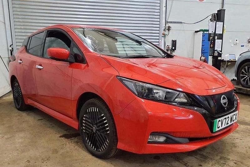 Used Nissan Leaf N-Connecta 160 kW (218 HP) 2022 Red Hatchback