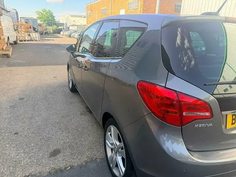 Used Vauxhall Meriva 120 HP (88 kW) 2015 Grey MPV