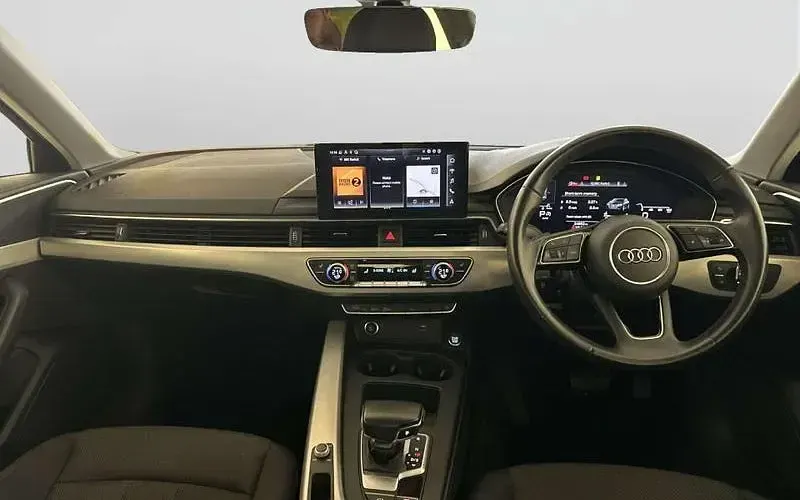 Usado Audi A4 Advanced 150 HP (110 kW) 2023 Cinzento Sedan