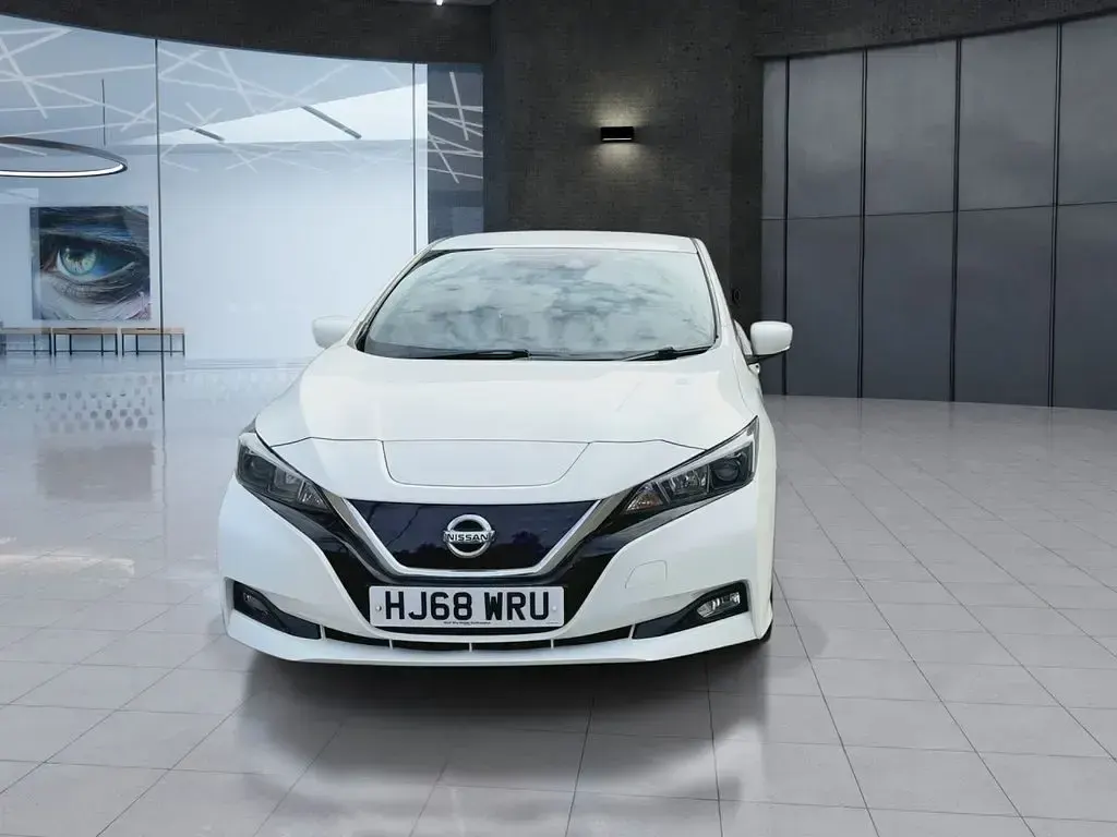 Used Nissan Leaf Acenta 110 kW (150 HP) 2018 White Hatchback