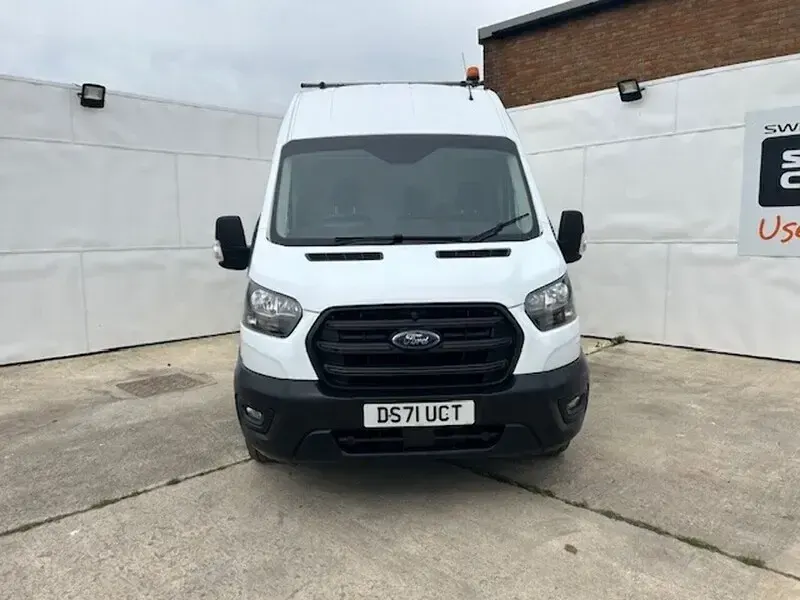 Usado Ford Transit 130 HP (95 kW) 2022 Branco Van