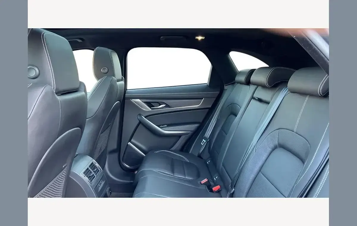 Used Jaguar F-Pace R-Dynamic 250 HP (183 kW) 2023 Red SUV