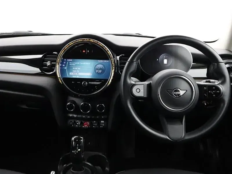 Used Mini Cooper Classic 134 HP (98 kW) 2023 Silver Hatchback