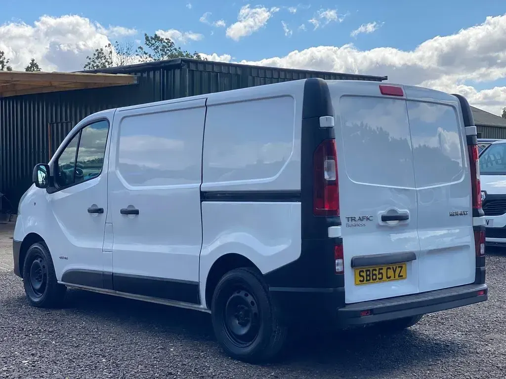 Used Renault Trafic Business 2015 White MPV