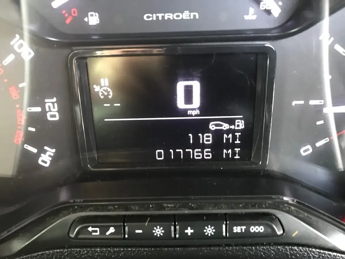 Used Citroën Berlingo Start 100 HP (73 kW) 2019 White MPV