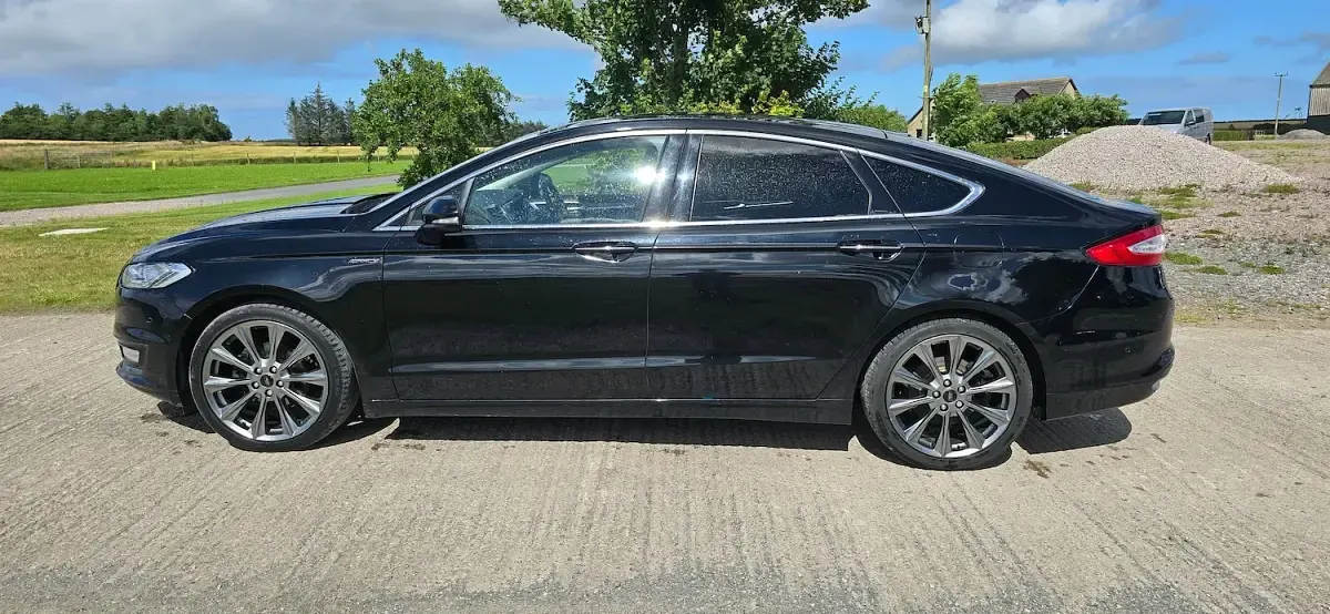 Used Ford Mondeo Vignale 180 HP (132 kW) 2018 Black Hatchback