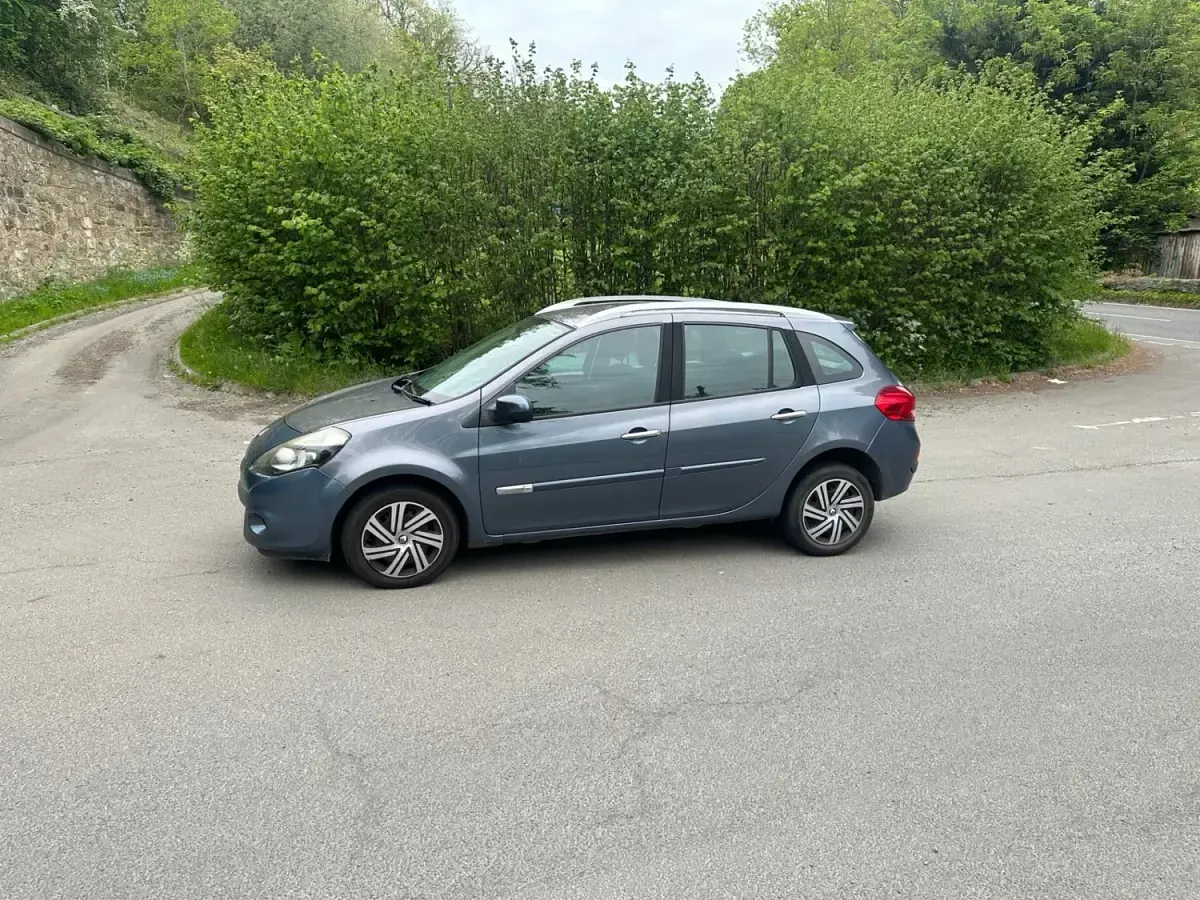 Usado Renault Clio GrandTour Expression 2012 Azul Carrinha