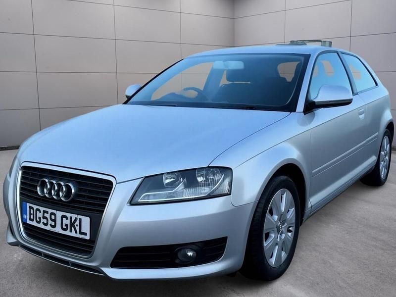 Używany Audi A3 Business 105 KM (77 kW) 2009 Srebrny Hatchback