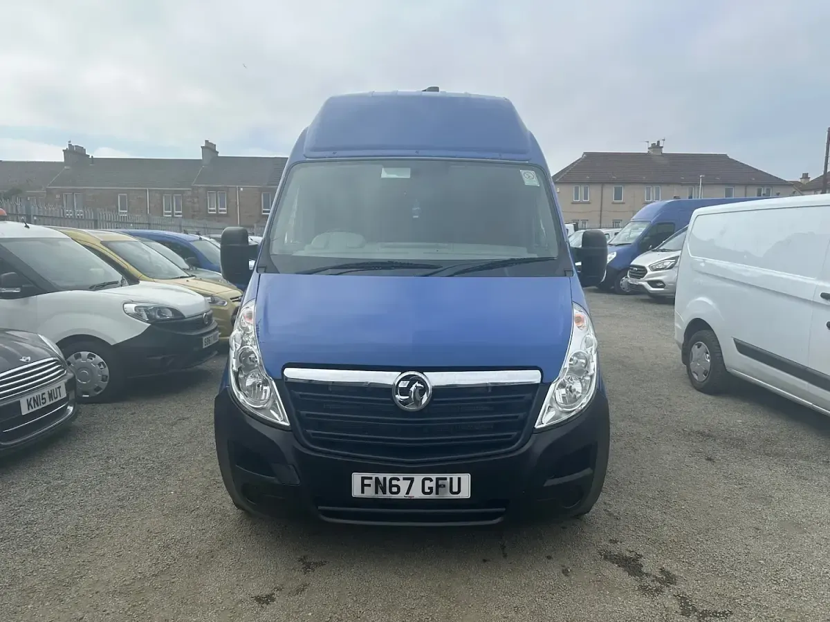 Used Vauxhall Movano 145 HP (106 kW) 2017 Blue MPV