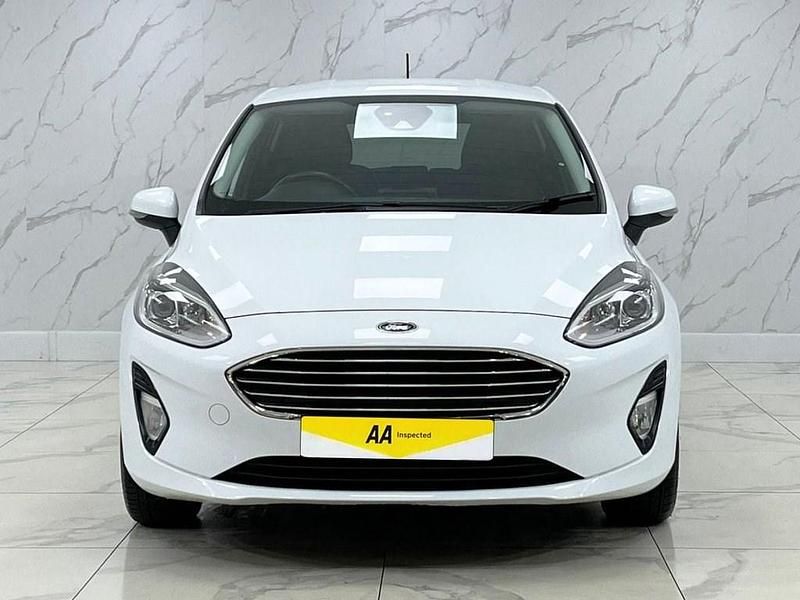 Used Ford Fiesta Titanium 100 HP (73 kW) 2018 White Hatchback