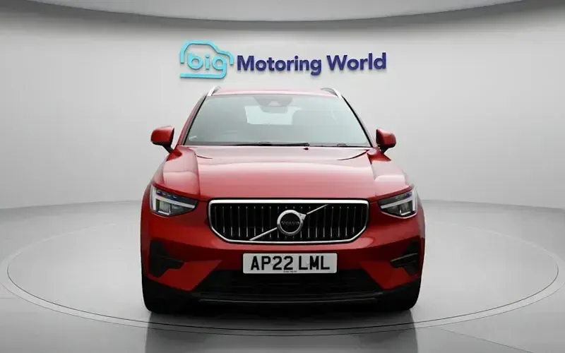 Used Volvo XC40 Core 211 HP (155 kW) 2022 Red SUV