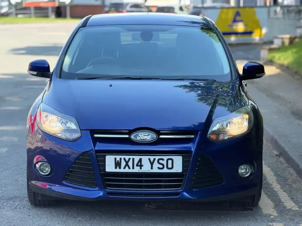 Used Ford Focus Titanium 115 HP (84 kW) 2014 Blue Hatchback