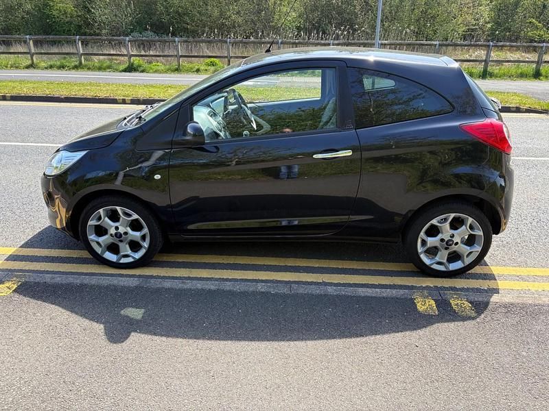 Używany Ford Ka Titanium 69 KM (50 kW) 2013 Czarny Hatchback