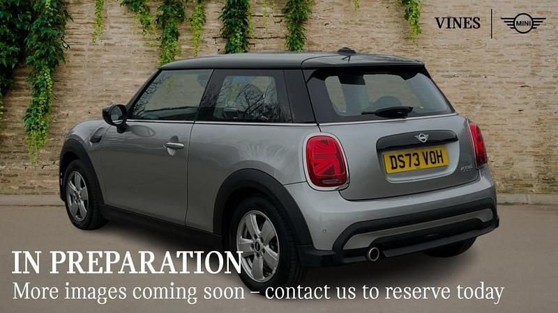 Used Mini Cooper Classic 134 HP (98 kW) 2023 Silver Hatchback