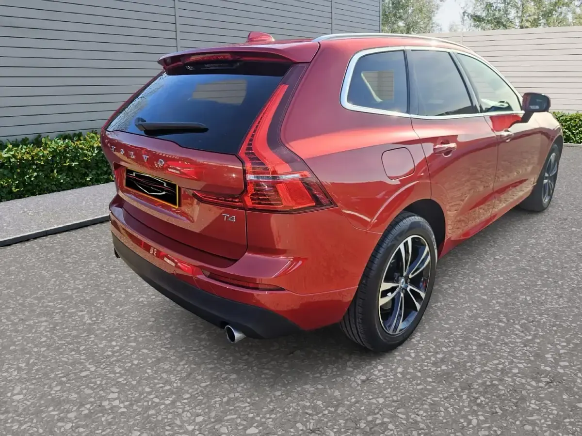 Used Volvo XC60 190 HP (139 kW) 2020 Red SUV