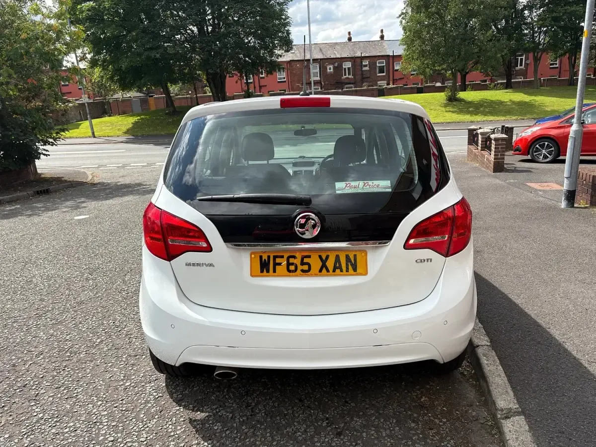 Used Vauxhall Meriva 136 HP (100 kW) 2015 White MPV