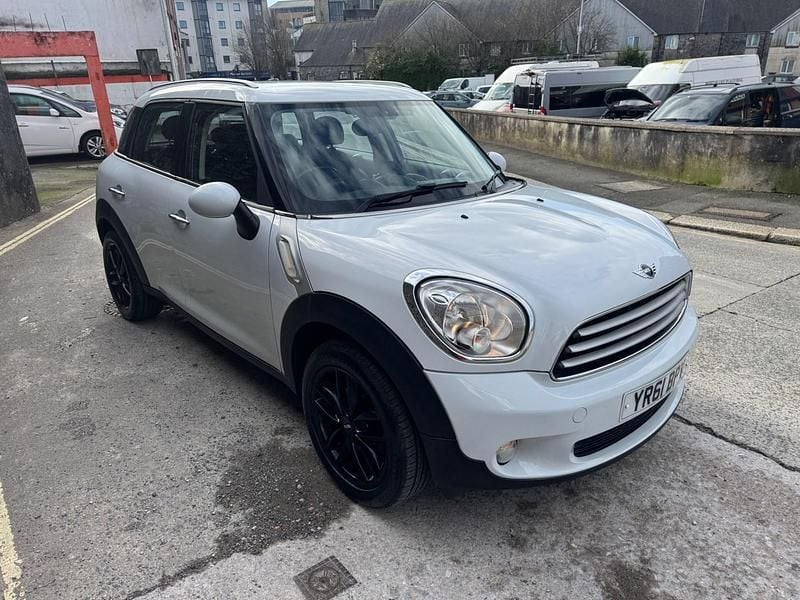 Used Mini Cooper 2011 White Hatchback