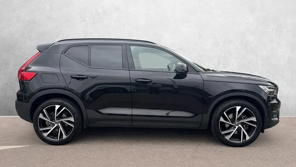 Used Volvo XC40 R-Design Pro 197 HP (144 kW) 2021 Black SUV